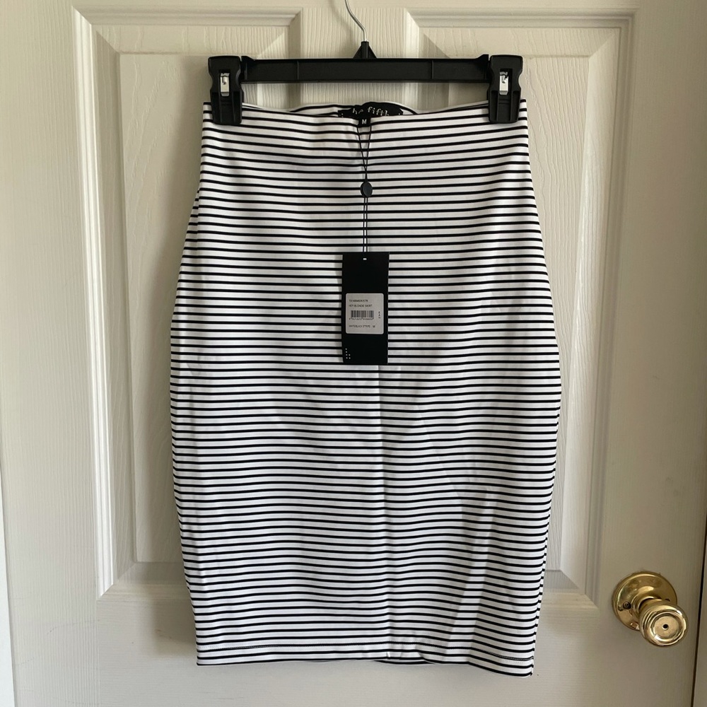 Black and White Fitted Pencil Skirt